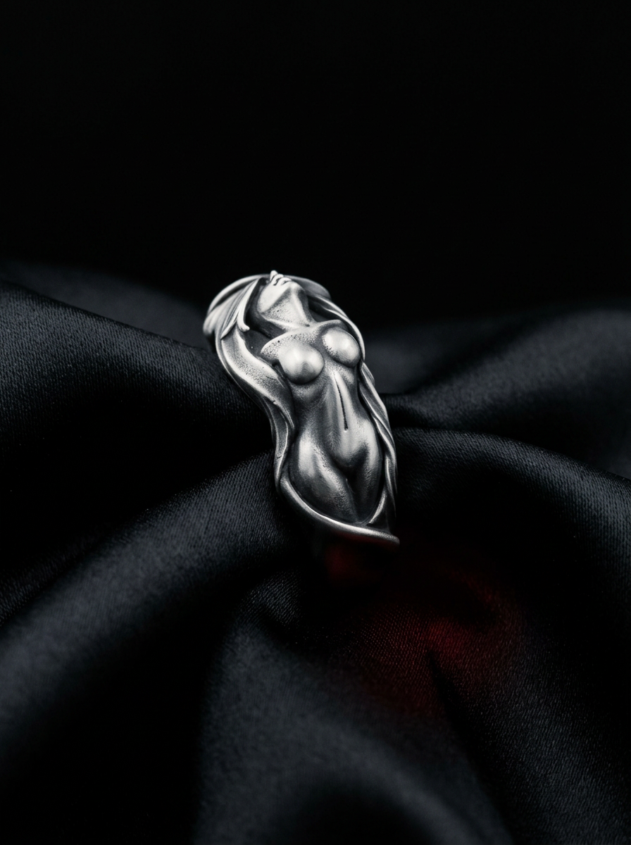 Sleeping Venus Ring