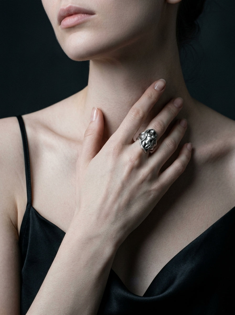 Sleeping Venus Ring